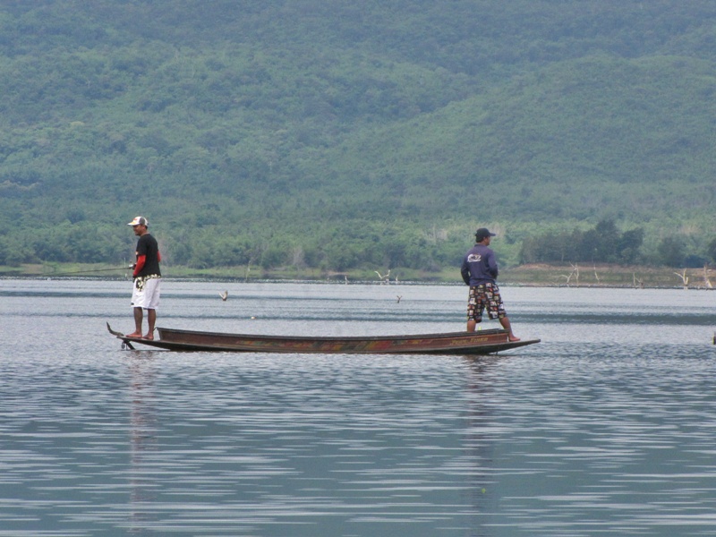 ส่วนผมกับ เพื่อนกล็อฟ พายเรือไปหาตีปลาจิบ กันคับ
 :grin: :grin: :grin: :grin: :grin:
 :grin: :grin