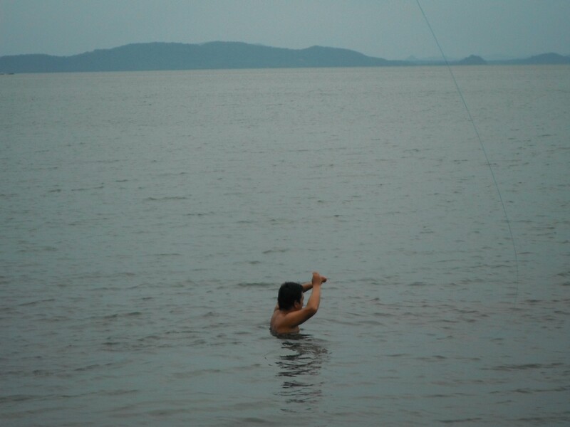                              อย่าให้จับได้นะโว้ยยย...ไอ่เก๋าพ่อจะเอาเบ็ดเกี่ยวปาก ซะเลย..ตกยาก ตกเย็