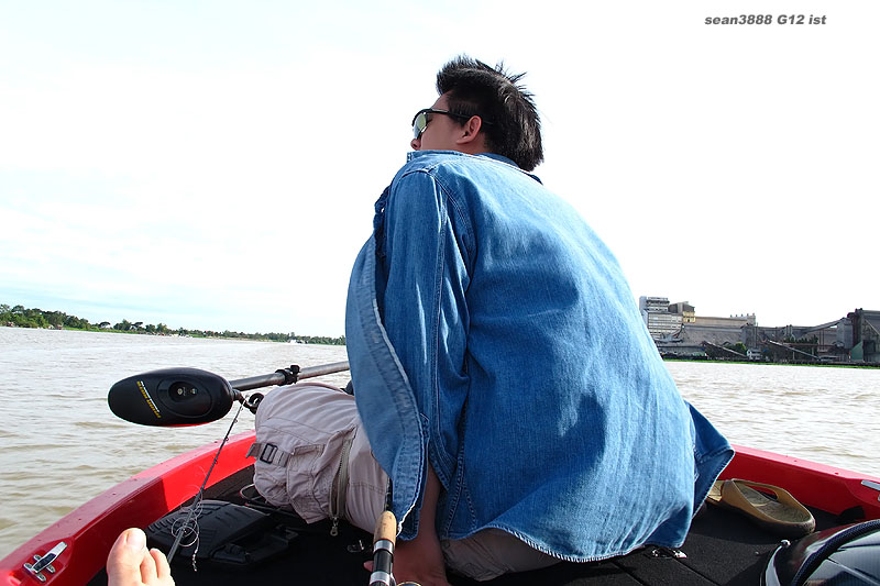 

น้องติ...ไม่เจอตั้งนาน...อ้วนนะเรา..คริๆ :umh: :umh: :umh: