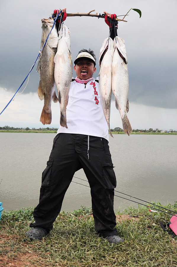 นังบายขอโชว์พลังสักรอบ จัดให้ เดี๋ยวนับหนึ่งถึงร้อยค่อยวางน่ะ :laughing: :laughing: :laughing: :laug