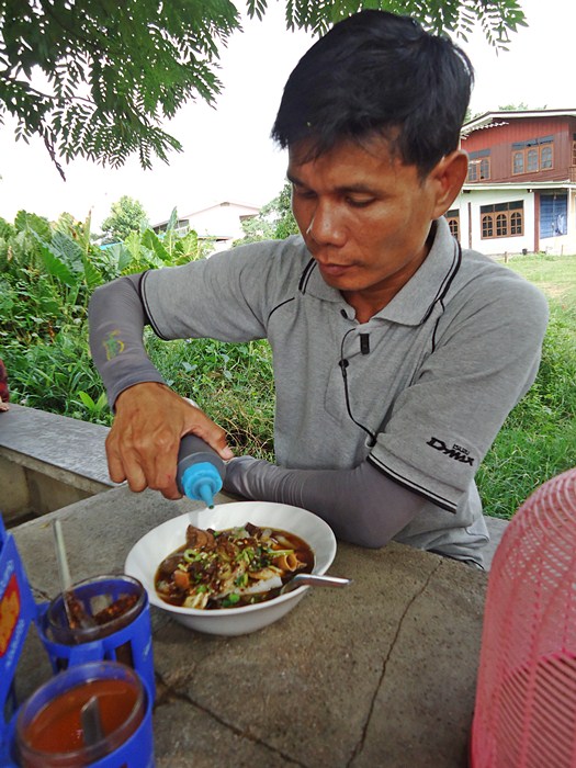 ร้านนี้..ก๋วยจั๊บ  อร่อยมาก ครับผม !!!  :umh: :umh: :umh: :love: :love: :love:

 :cheer: :cheer: :