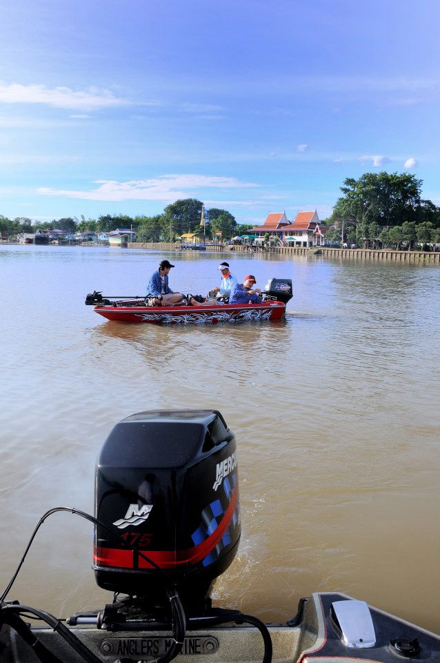 เรือน้องต้องเข้ามาดูสะหน่อย ว่าเป็นไงบ้าง ปลาไม่กินจะได้ชวนไปแว๊น 