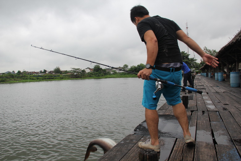 ถ่ายรูปไม่ทันเลย..ปล่อยปลาไปสะแล้ว
 :grin: :grin: :grin:
