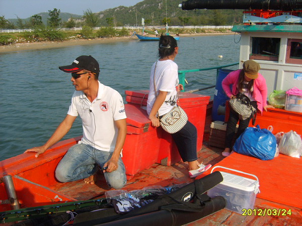 พาครอบครับพี่น้องไปด้วยกันทั้งบ้านเลยครับ :smile: