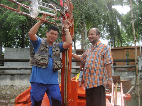 อีกซักรูปก่อนที่ไต๋รักจะขับเรือ :grin: