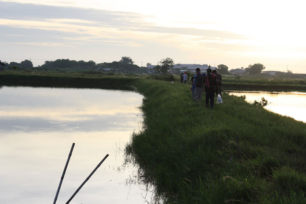 ภาพข้ามไปมาหน่อยครับถ่ายจากกล้อง 2 ตัว :prost: