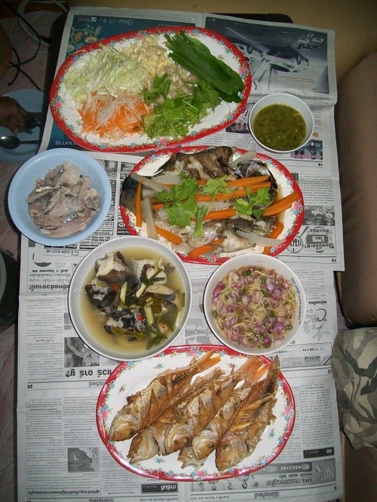 กับข้าวเสร็จทุกอย่างแล้ว กินข้าวด้วยกันเลยนะครับ  :umh: :love: :laughing: