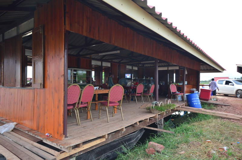 ร้านอาหารที่ บ่ มีทั้งสำเร็จรูปและจานด่วน
รสชาดเยี่ยม :grin: :grin: