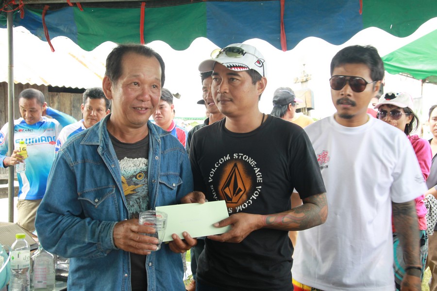 เฮียฮ้อรับรางวัลปลายาวอันดับสุดท้ายจากแชมป์ปลายาวที่สุด น้าหรั่ง :cheer: :cheer: