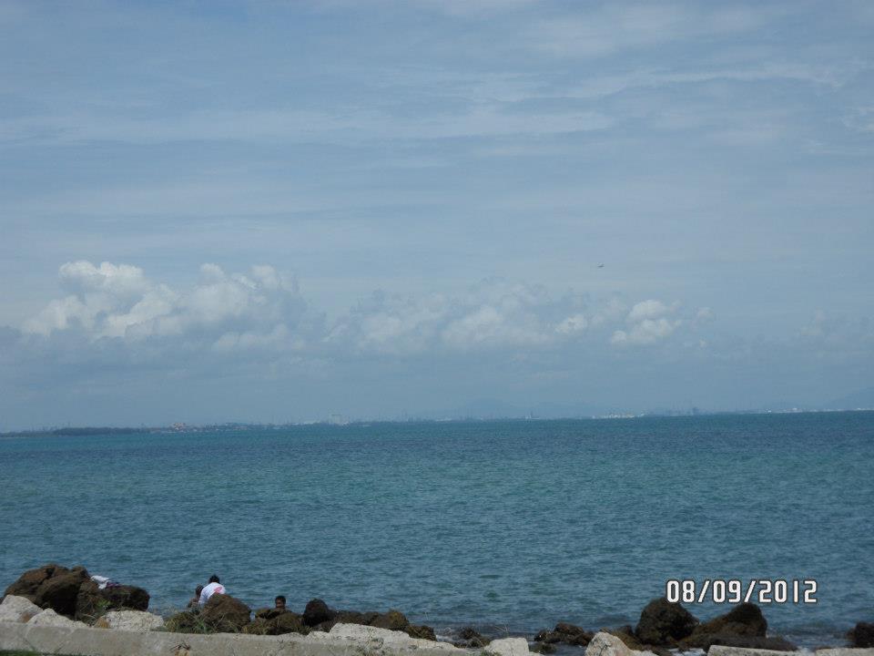 พอไปถึง ถึงกับดีใจเพราะติดทะเล  สโมสรหาดน้ำหนาว เป็นเขตทหารครับดูภาพครับ