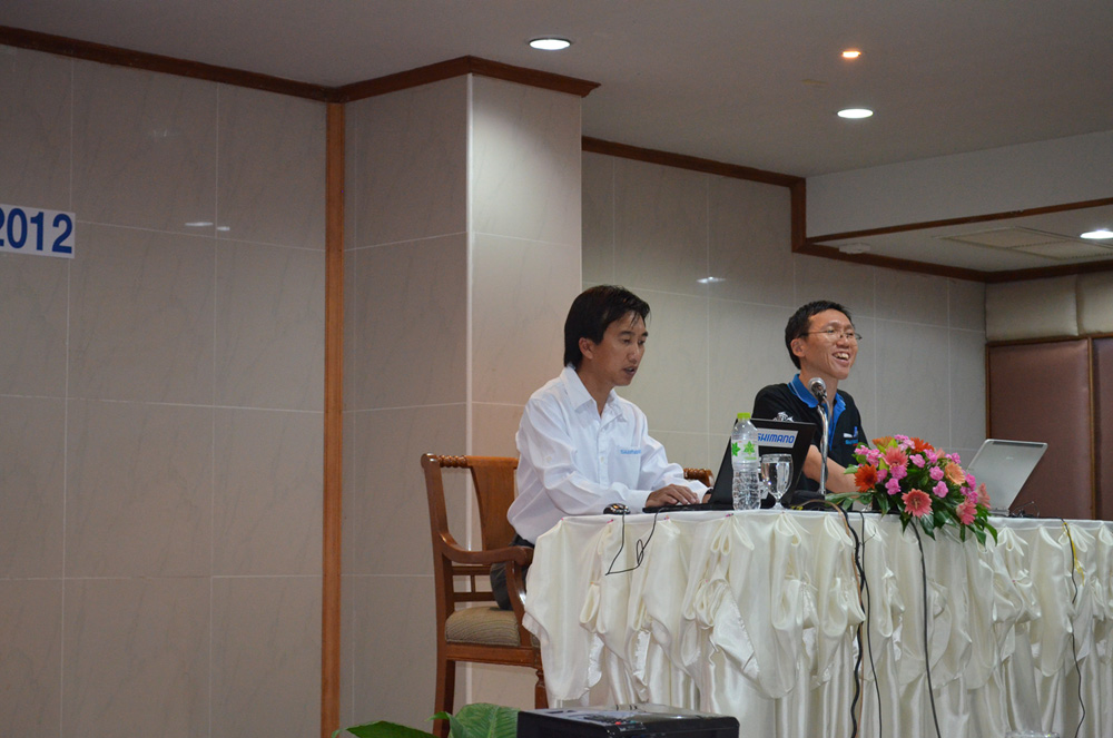 เริ่มงานแล้วครับมีการกล่าวเปิดงานและอธิบายระบบใหม่ๆของคันและรอกครับ