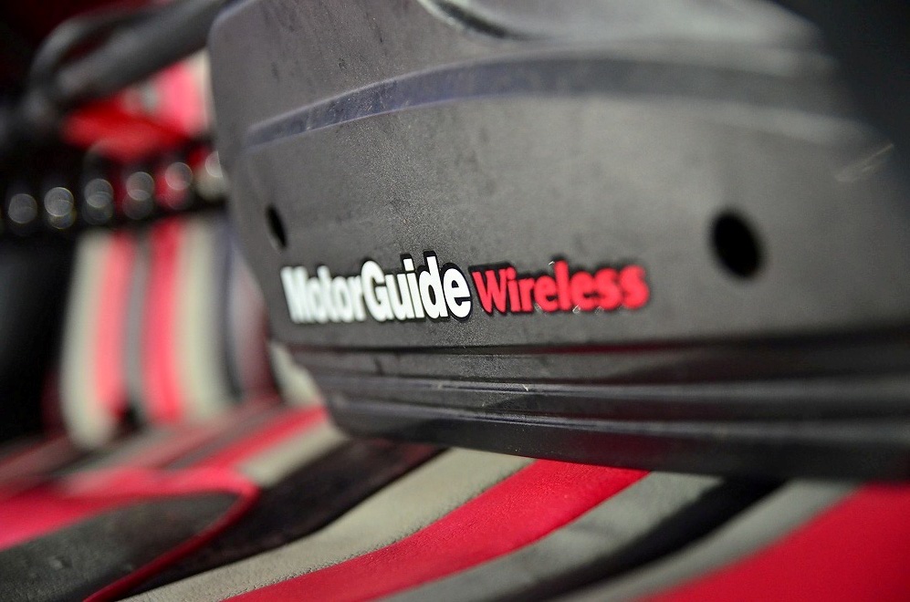มอเตอร์ไกด์ไร้สาย แบบ wireless นี่ก็พึ่งเคยเห็น เจ้าของบอกอย่าซื้อเลยบังคับยากสุดๆ  :laughing: :laug