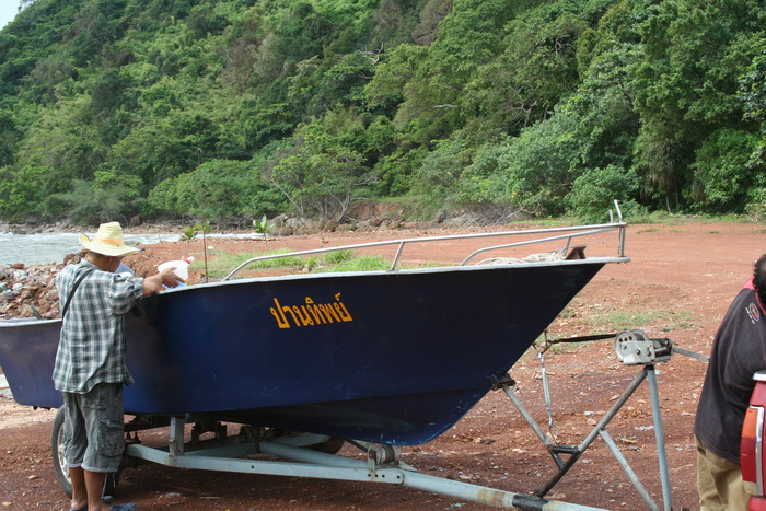 


                                          ถอยเรือลงดีกว่า   ใจร้อน ๆ ๆ ๆ    อยากเจอคลื่น  

