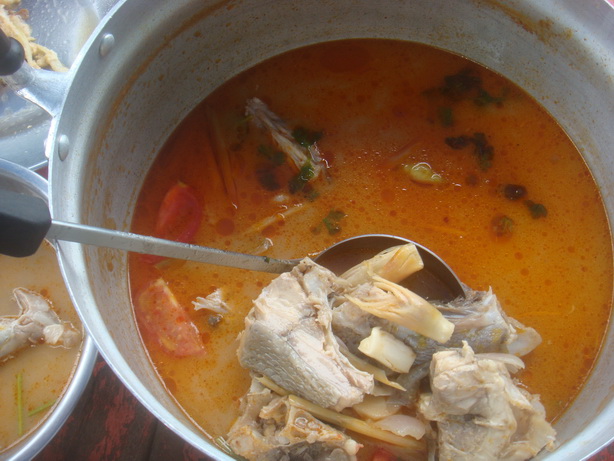 แป๊บเดียว เกือบหมดหม้อ....หรอยได้แรงอก จริงๆ บังดีดเห้อ...