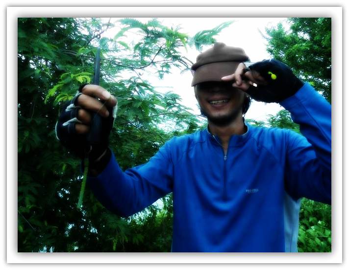 เพื่อนคนนี้ .................... บอกอาย ไม่อยากให้เห็นหน้า เกิดอะไรขึ้น ขอต่อพรุ่งนี้ครับ ง่วงแล้ว เ