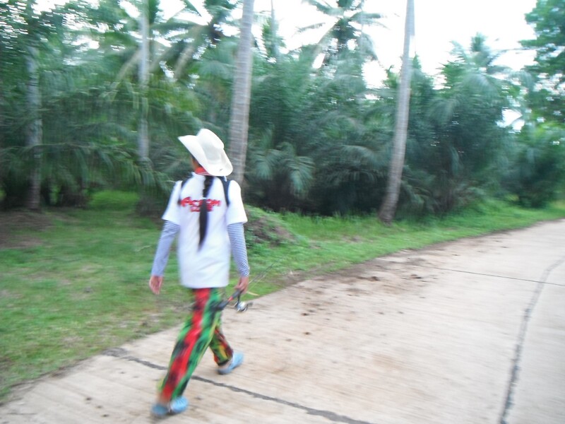                              พอรอดแห้วแล้วจ้ำอ้าวเลย  สงสัยจะหิวน้ำ... :laughing: :laughing: :laughi
