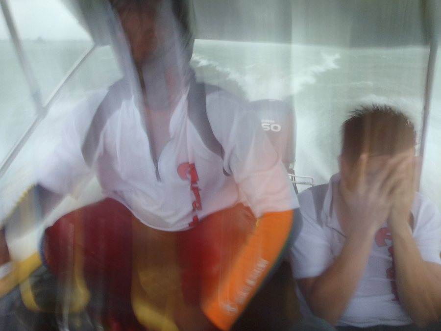 กว่าจะกลับถึงฝั่งได้ ตับ ไต ไส้พุงรวมกันหมดเลย :laughing: :laughing: :laughing: :laughing:
แล้วก็ขอ
