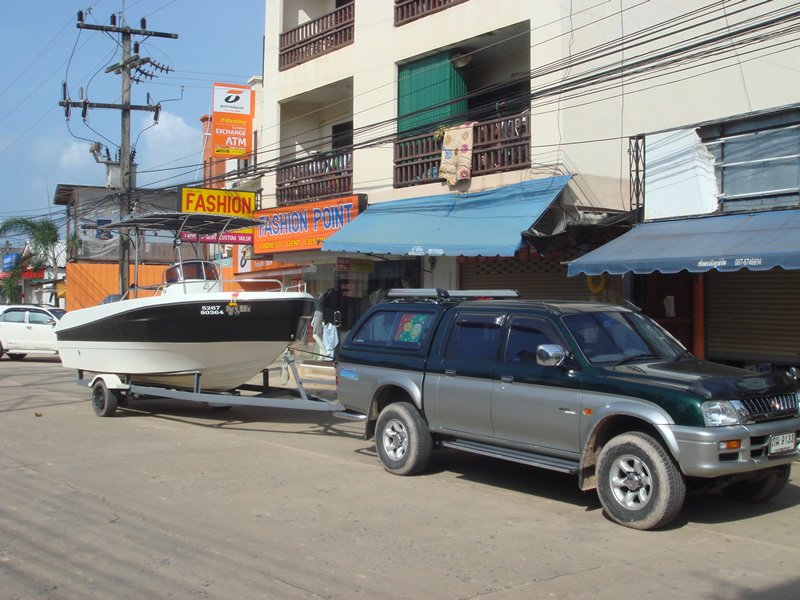 ป้อมครับ  icom13
เกาะลันตา  กระบี่
เรือ 15 ft' เครื่อง 60 hp
เรือ 23 ft' เครื่อง 100 hp
www.se