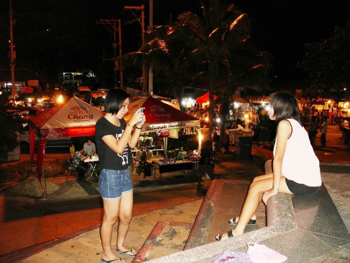 สาวๆเริ่มมาถ่ายรูป
