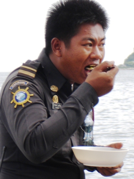 ทานข้าวต้มเช้ากันก่อนครับ