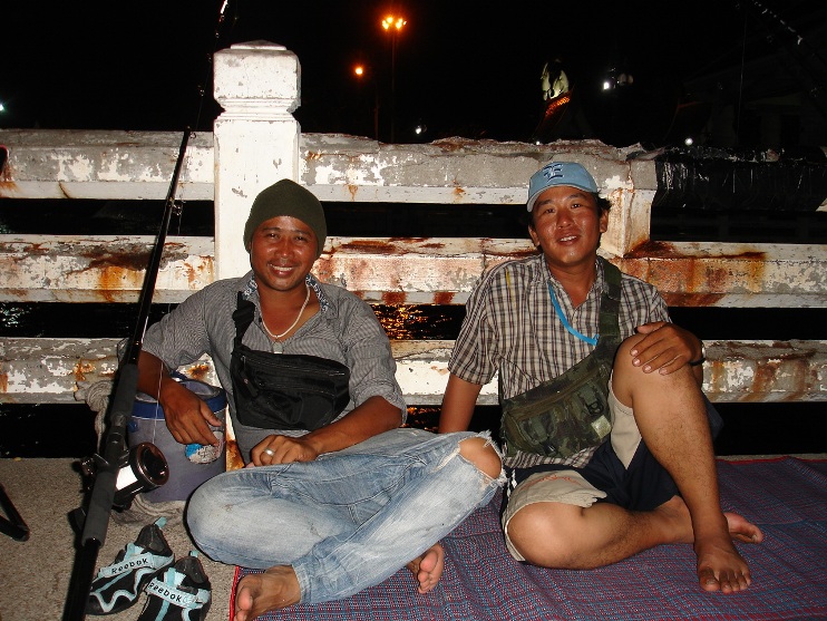 ดูเพลินตา ดีเน๊าะ น้า พริตตี้งานผม :laughing:
