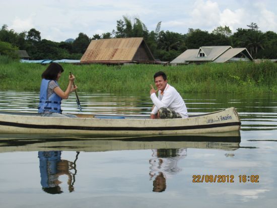 ดูดู๊ดู อีตานี่ ใช้แรงงานผบ. ซะงั้น 

 :laughing: :laughing: