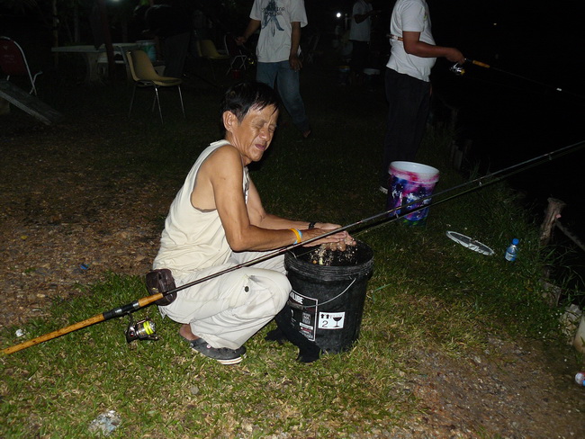 กู๋เกีย สระบุรี สู้กล้อง หรือหลบกล้องอ่ะครับ :laughing: :laughing: :grin: