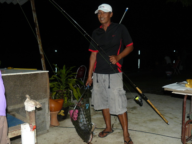 พี่กระต่าย ทีมงานบ่อPNมารอลุ้นอีก :cool: :cool: