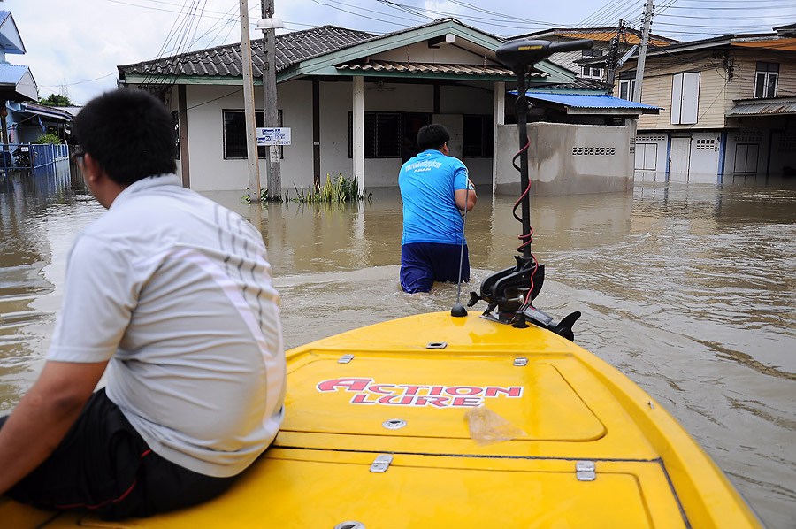 รูปอาจไม่เยอะน่ะครับ เพราะตอนเอาเรือลงคนที่นั่นเอาเรือลงไม่เป้นกันโม่งเลยต้องทำคนเดียวเลยไม่ีเวลาถ่า