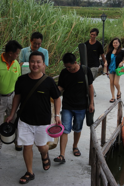 ตกเส็ดก็ไปกินข้าวต่อ  สนุกจิงๆ  :laughing: :laughing: :laughing: