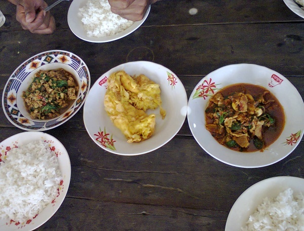 ...ครบเมนูแล้วครับ  มาทีไรกินแต่แบบเนี้ย  ไม่คิดจะเปลี่ยนมั่งเลอะ... :grin: :grin: :grin: 