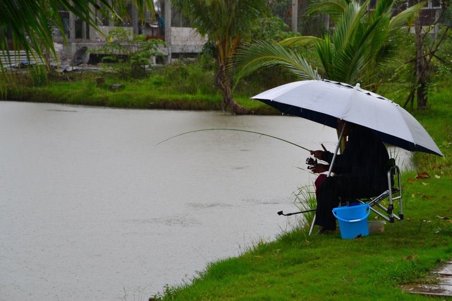 ขอปุ๊ปได้ปั๊ป แถมฝนมาด้วย เวลาวัดทุ่นไม่รู้หรอกครับที่นี่อ่ะ ว่าเป็นปลาอะไร วัดโดนทีแรกผมนึกว่าปลานิ