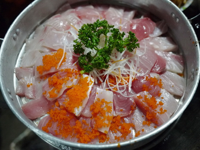 เนื้อแชกำสดๆ เนื้อชิ้นใหญ่ๆเต็มคำกันไปเลย