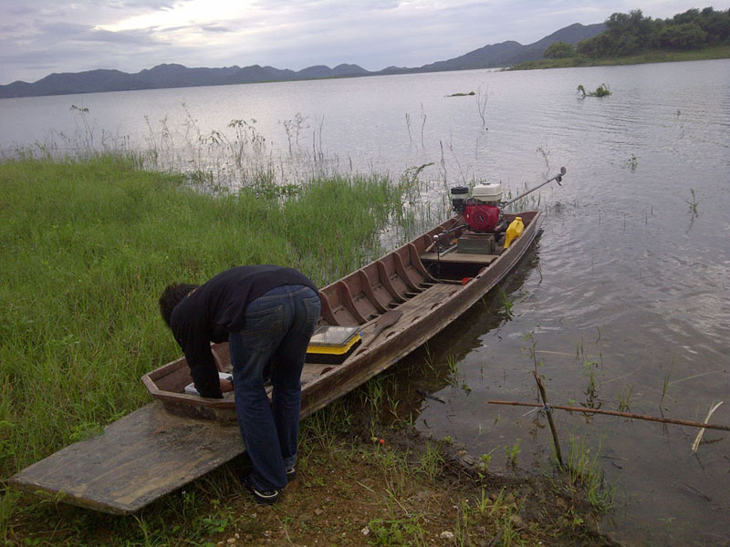 เช้าแล้วประมาณ 7 โมง ไต๋ทัดผู้โอบอ้อม....ได้มาเตรียมเรือให้กับพวกเรา...ทีมงานเซียนไม่ได้ปลา...กับภาร
