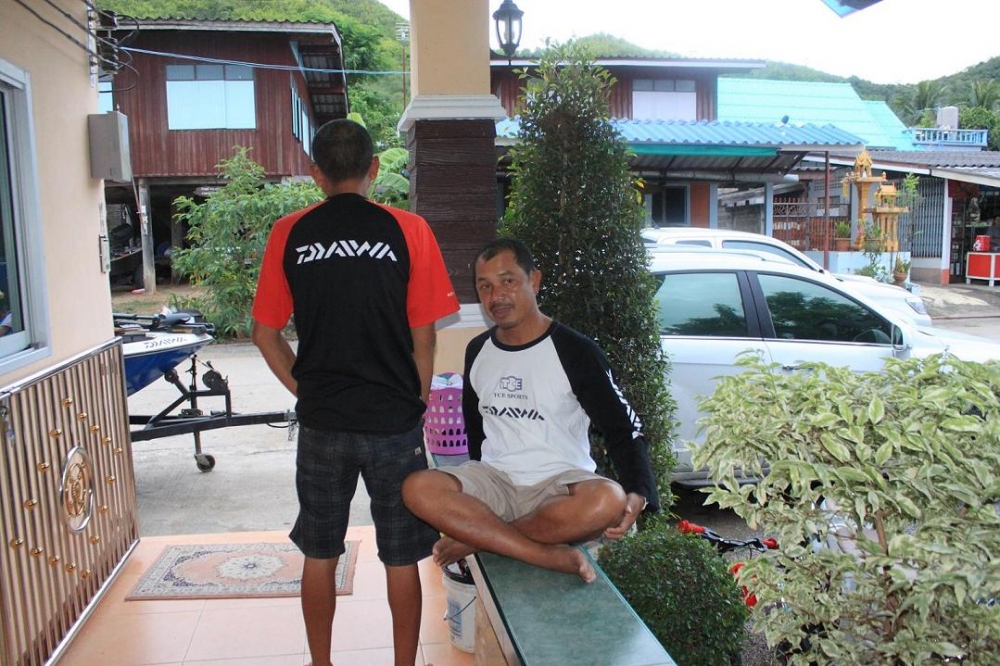  [b]เขาโดนกันแล้วนะ...ทำไรกันอยู่ก๊าบ[/b] :cheer: :cheer: :cheer: