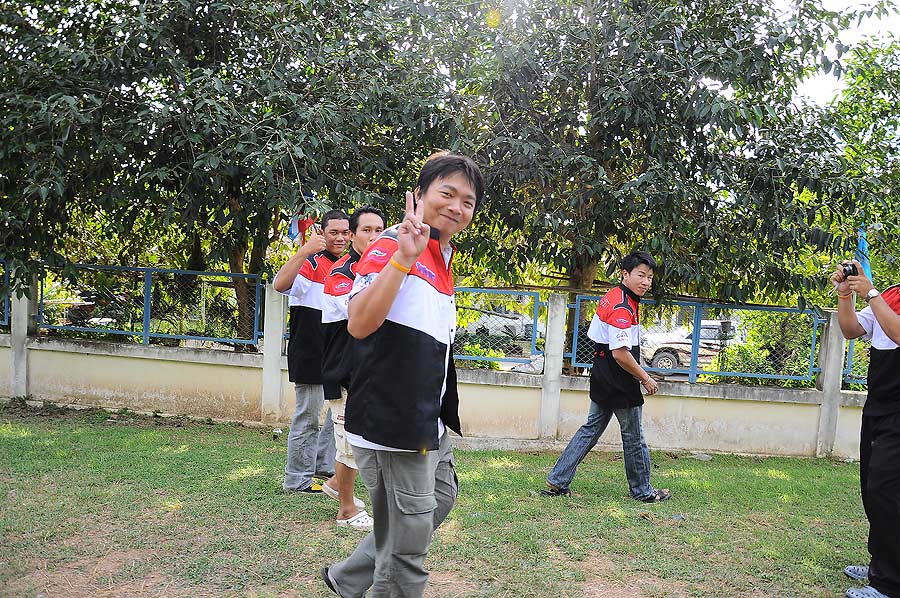 เข้างานกันไปก่อนน่ะ เดี๋ยวตรูเลยไปทำธุระบางอย่างก่อน สำตัญมากซะด้วยสิ :grin: :grin: :grin: :grin: