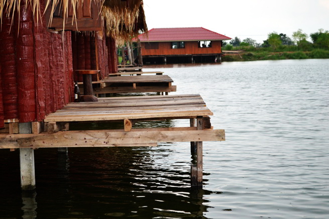 สภาพบ้านพักครับ    ตามที่เคยเห็นและทราบจากน้าในสยาม ฯ   หล่าย ๆ ท่านที่ เคยถ่ายมาให้ชมครับ       อาก