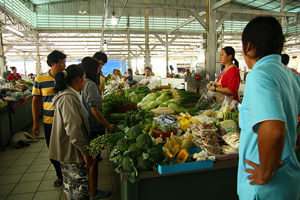 มาต่อกันหน่อยครับ
แวะตลาดซื้อกับข้าวเพิ่มหน่อย :grin: :grin: