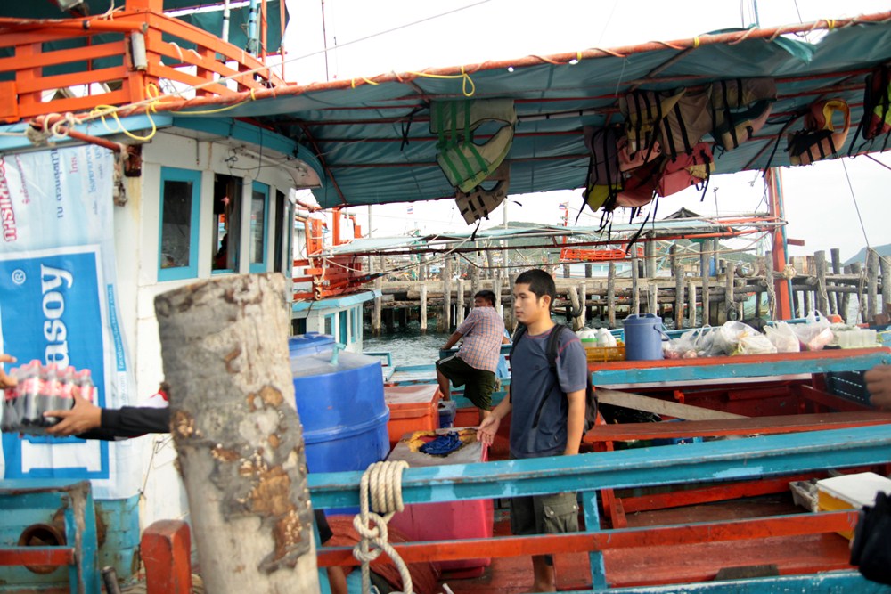 ถึงแล้วขนของรอเลย


ต่อพรุ่งนี้นะครับ :grin: :grin: