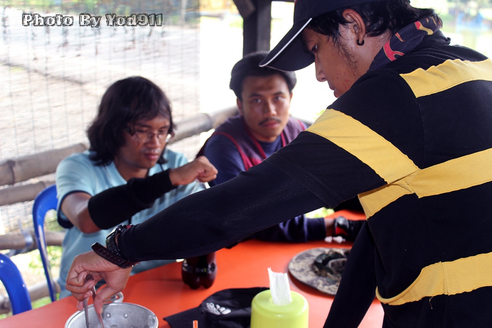 หิวแล้วหล่ะดิ :umh: :umh: :umh: :umh: