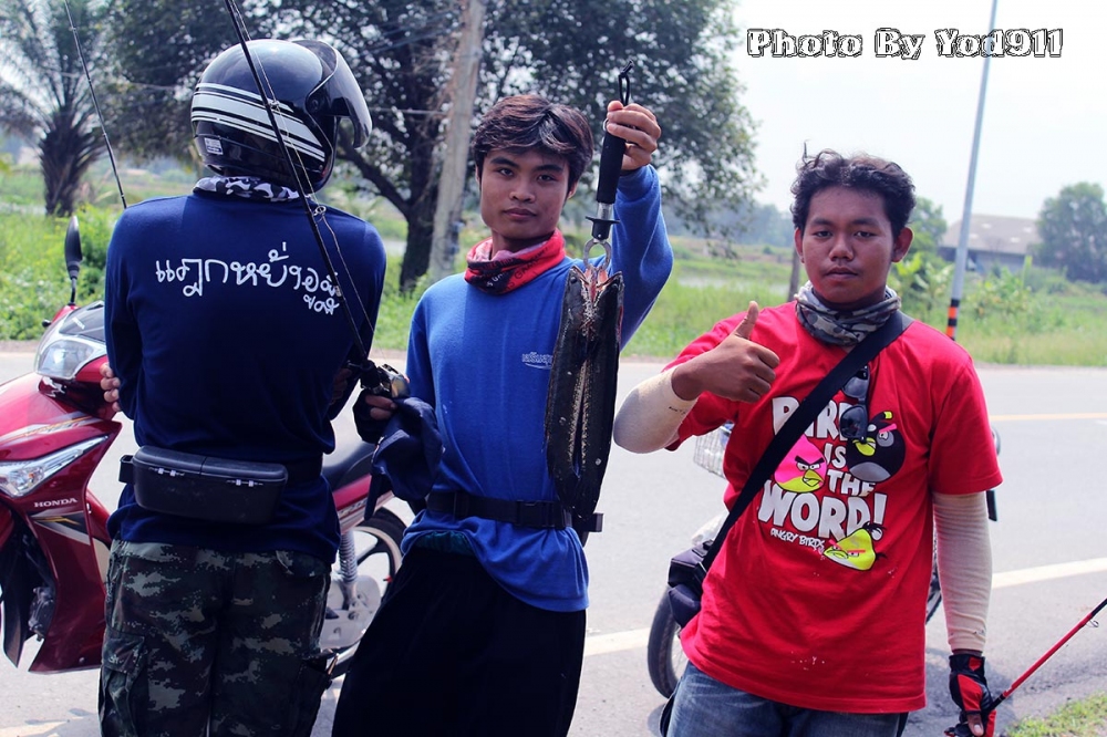 กดมาอีก2หล่อๆๆจัดไปถ่ายเสร็จมากินข้าวกันก่อน :cool: :cool: :cool: :cool: