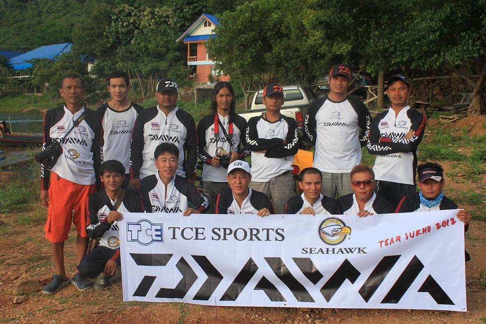 ขออีกสักรูป เพื่อเป็นที่ระทึก เอ้ยย ที่ระลึก 555+++ :cheer: :cheer: :cheer: :cheer: :cheer:

Cr : 