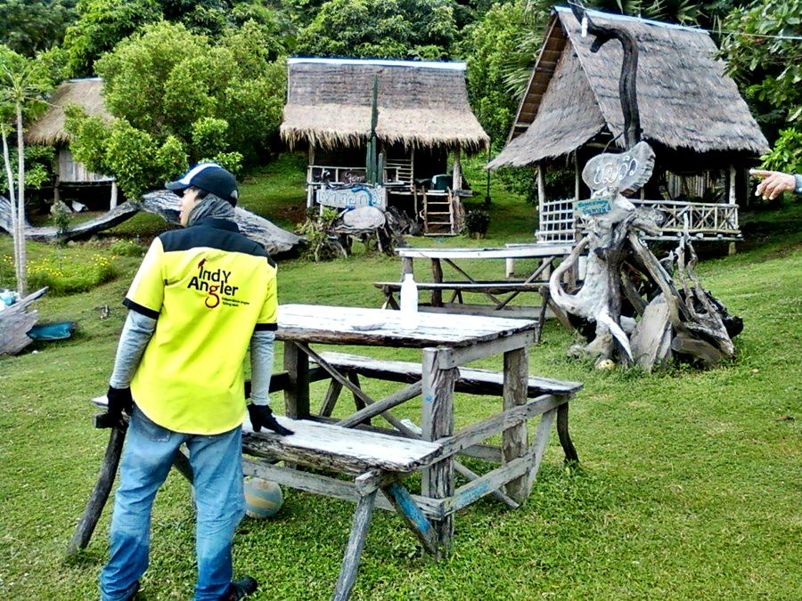 แวะทางเมื้อเที่ยงกันที่บ้านไต๋ครับ  :laughing:


รอน้าแอ๊ดมาลงต่อนะครับ ลำนี้  :laughing: :laughi