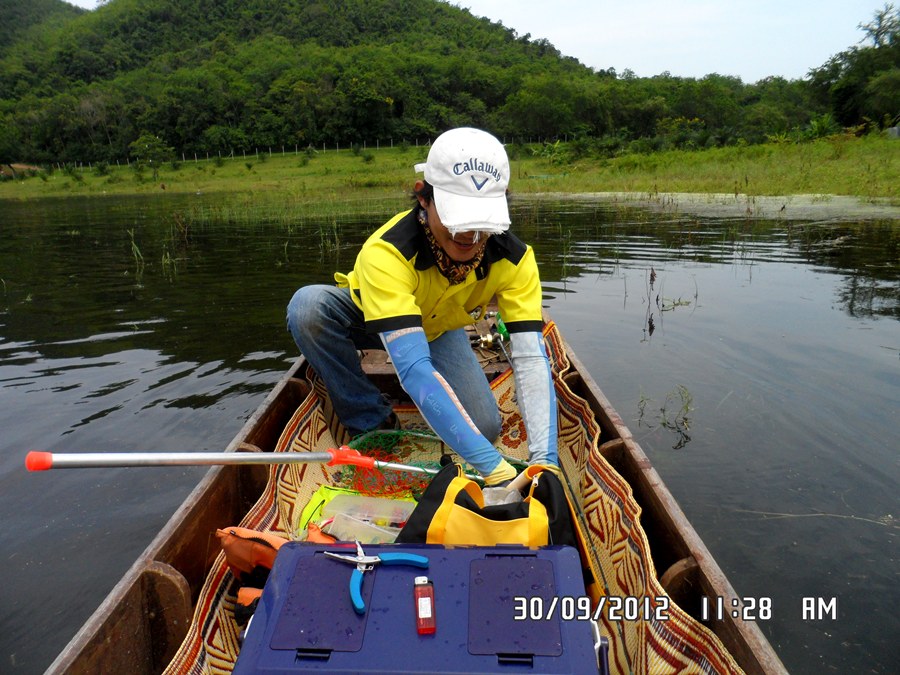 มีงงงงงงนี่    เกือบโดดลงเรือ:laughing:  อย่าดิ่นซี้    ปีบใส้แตกเลยนี่ ยิ่งตื่นเต้นอยู่ นะเฟร้อย   