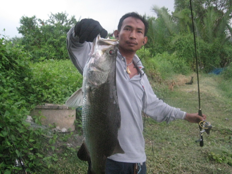 น้ารุ่ง  กับปลาไซส์สวย