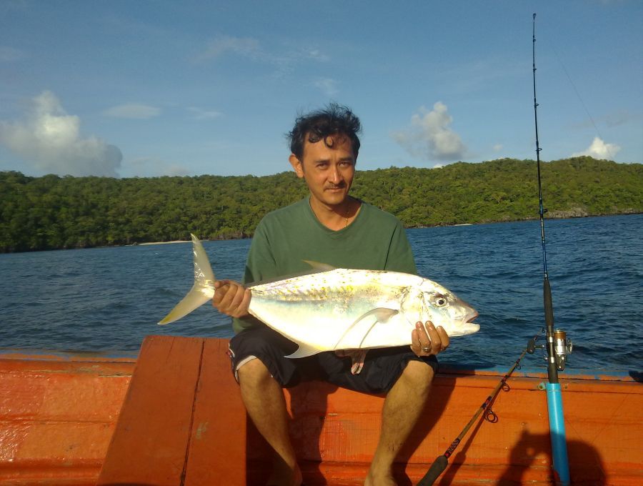 ท่านประธานบอกว่าขอ1รูปจะเอาไปทำปล้ายหาเสียงผู้ไหญบ้าน 555555 ล้อเล่นนะครับ
:laughing: :laughin