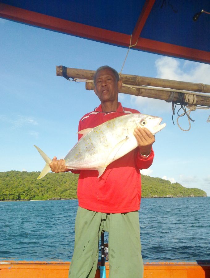 ลุงจรูณขอหล่ออีกคนครับ เดียวมีเรื่องเหล่าความน่ารักของลุงแกครับแต่ไปดูท้ายเรือก่อนครับ
... :laug