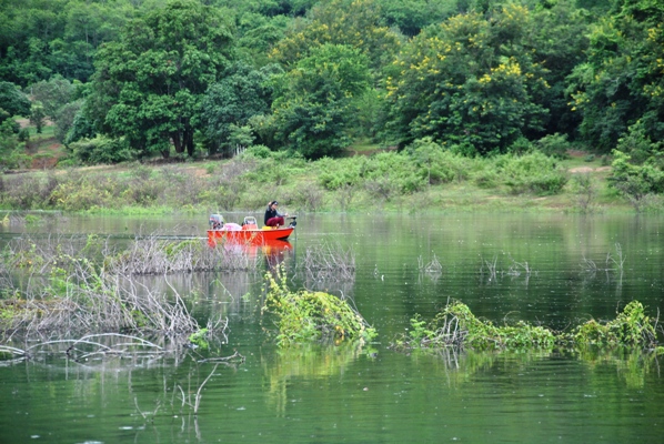 หลังจากนั้นก่อมาเจอเรือของตาลุงคนนี้   :grin: :grin: