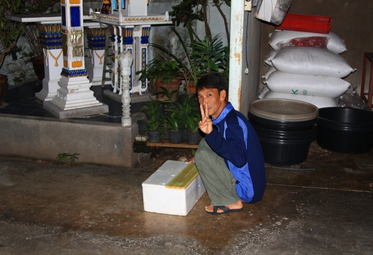 นี่ครับเจ้าของบ้าน น้า Add.1 ไม่รู้แกแอบยัดอาไรไปในกล่องโพม :grin: :grin: