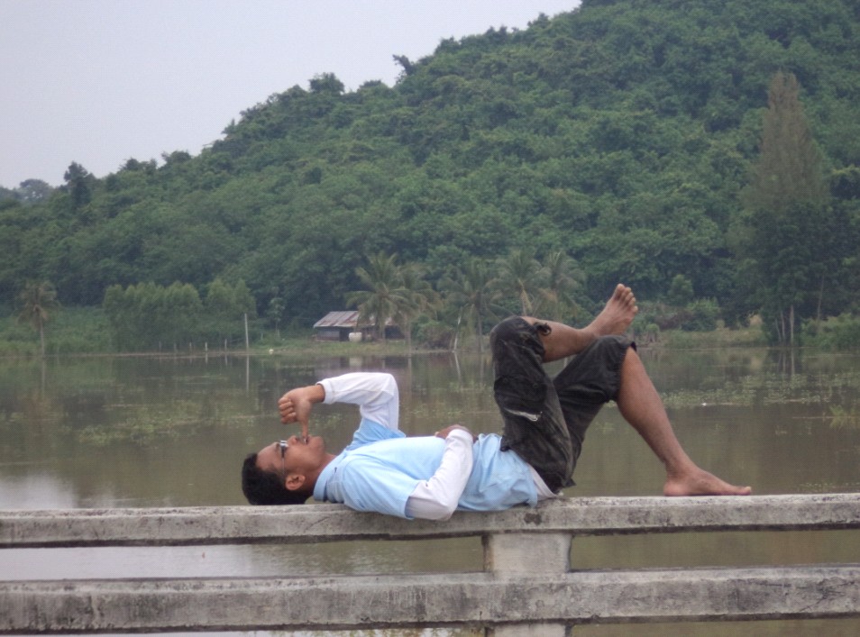 ยอมรับว่าอ่อนครับ  :laughing: :laughing:
